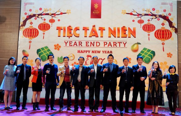 tiệc tất niên là gì